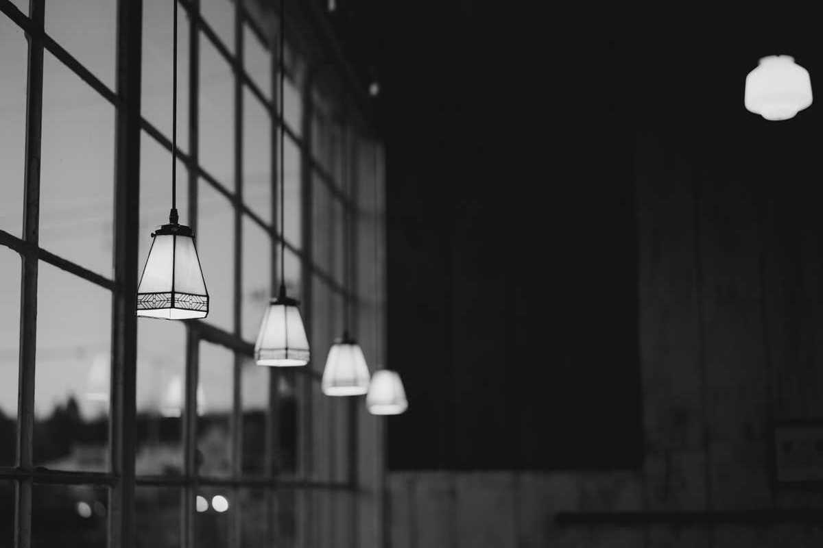 ID-Archi-architecture-interieur-ambiance-industriel-restaurant-noir-et-blanc